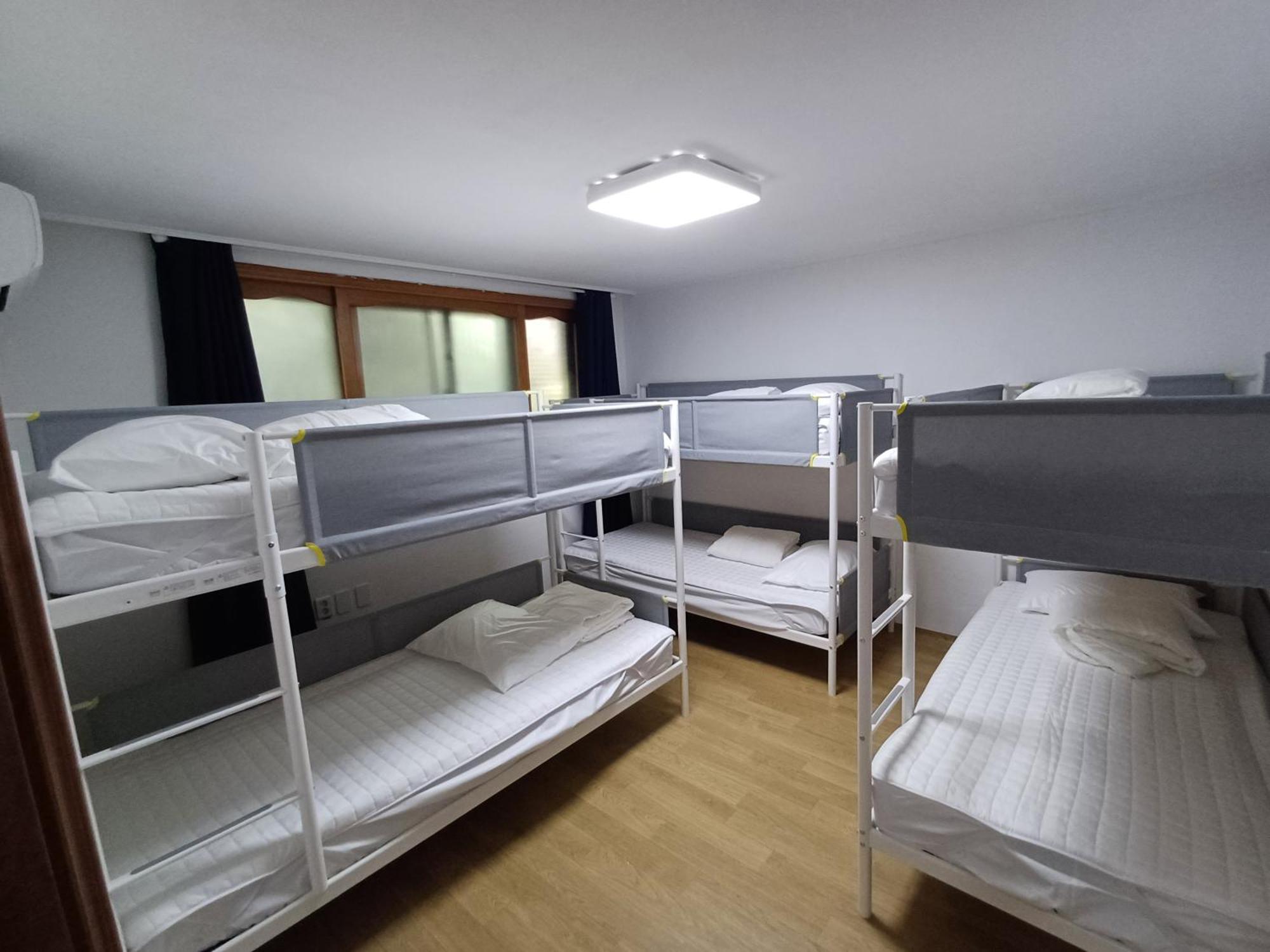 Ocean'S Guesthouse - Foreigners Only Сеул Екстер'єр фото